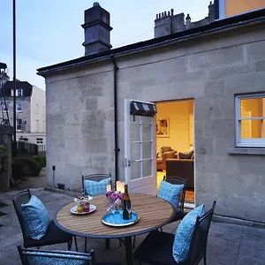 Circle Camden House Holiday home